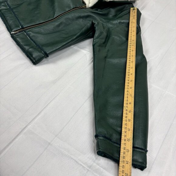 Levi’s Women’s Green Vegan Leather Sherpa Crop Moto Jacket Size Large. - Picture 11 of 16